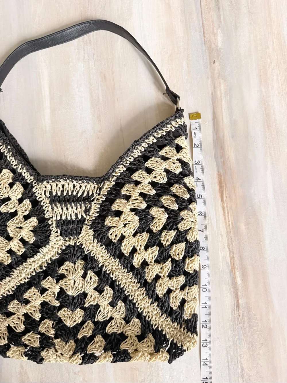 NWOT Boho Crochet Straw Hobo Bag Black Cream Granny Square Geometric
